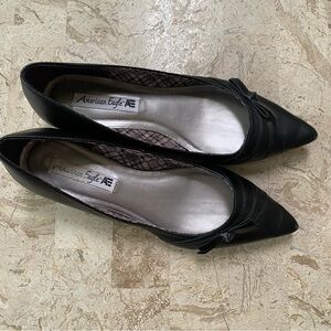 Black Slip On Low Heel Pointed Toe Bow Elegant Shoes American Eagle Size 8.5